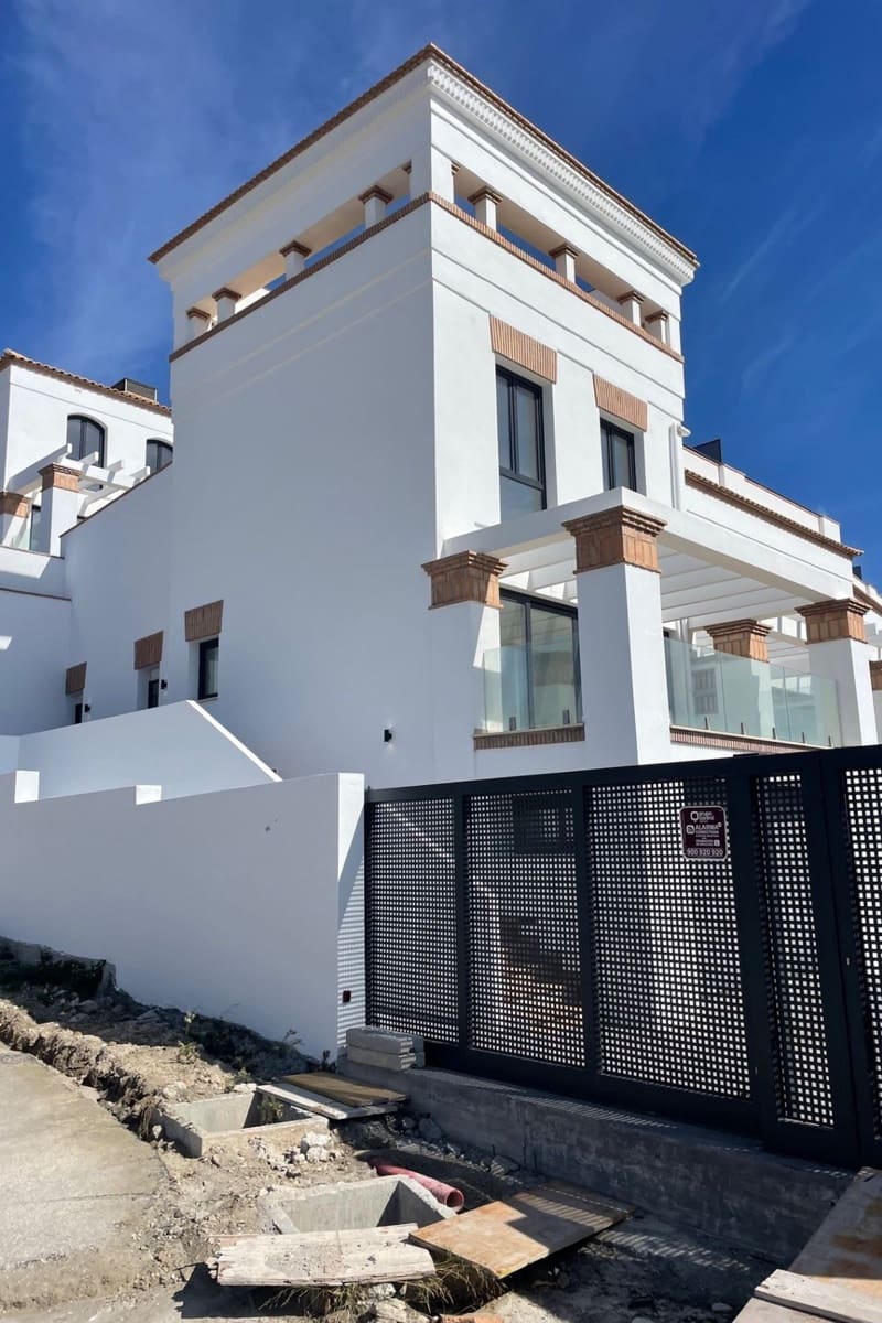 2 bedroom Townhouse for sale in Torrox with pool - € 347,000 (Ref: 9325500)