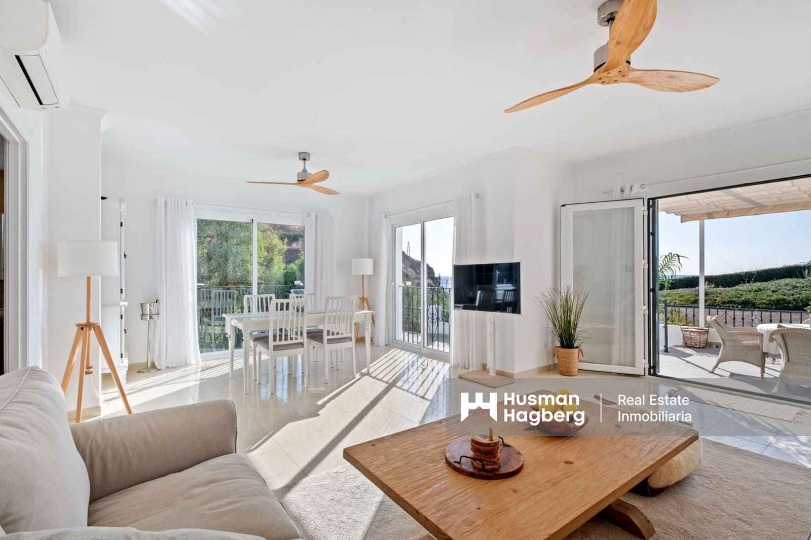 3 soveværelse Villa til salg i Torrox med swimmingpool - € 649.000 (Ref: 9345246)