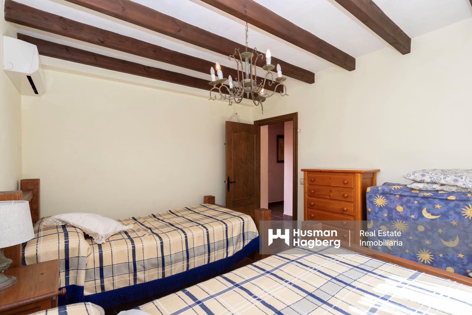 3 soveværelse Villa til salg i Jete med swimmingpool - € 550.000 (Ref: 9372309)