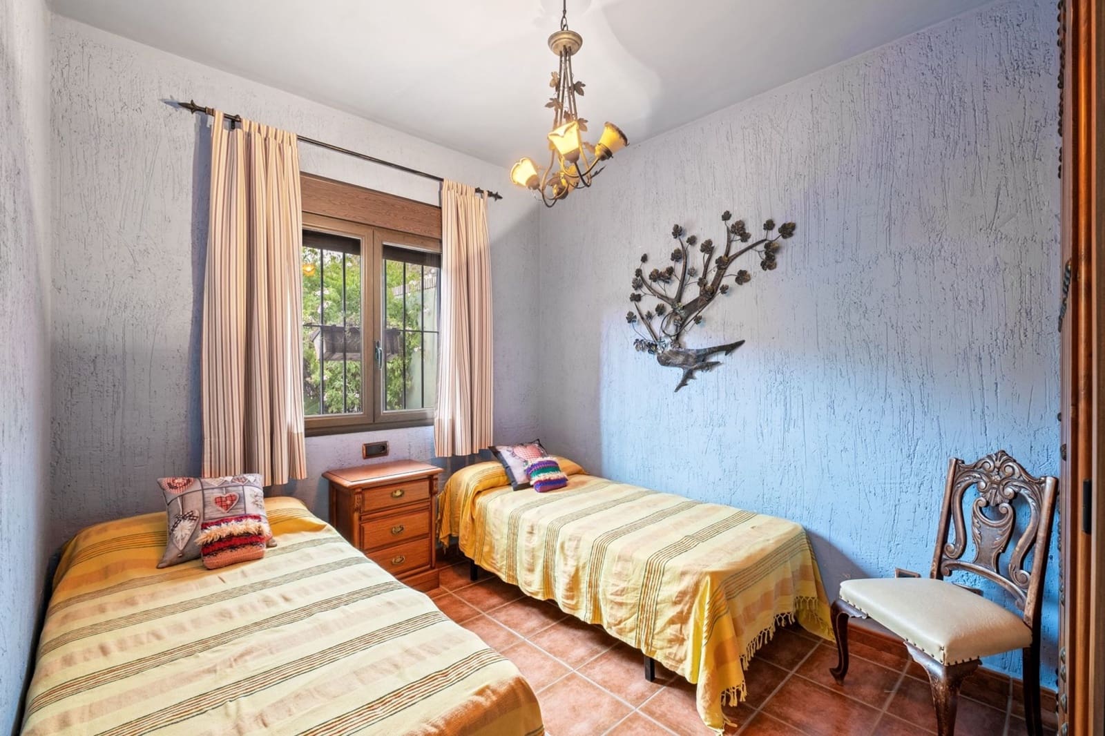 2 sypialnia Willa na sprzedaż w Benamocarra z basenem - 340 000 € (Ref: 9373980)