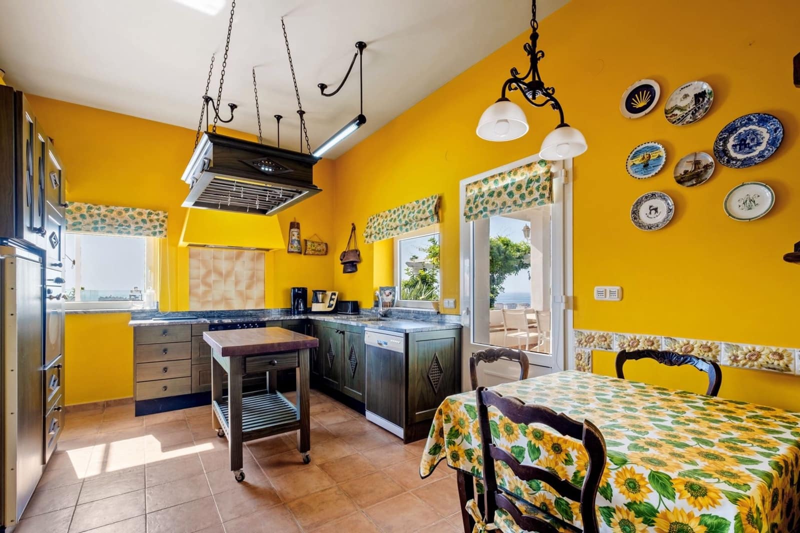 3 makuuhuone Huvila myytävänä paikassa Torrox mukana uima-altaan - 675 000 € (Ref: 9378300)