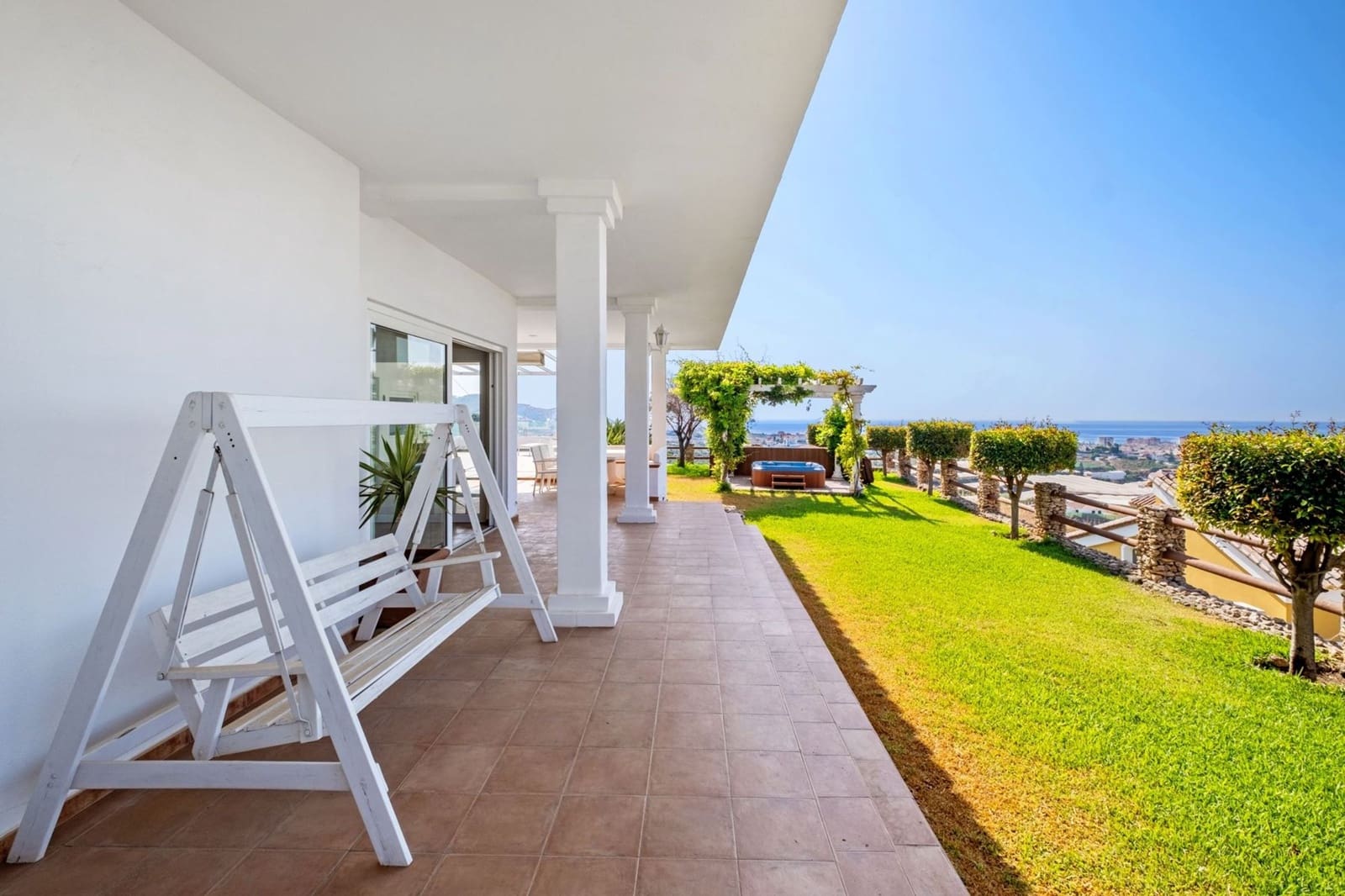 3 makuuhuone Huvila myytävänä paikassa Torrox mukana uima-altaan - 675 000 € (Ref: 9378300)