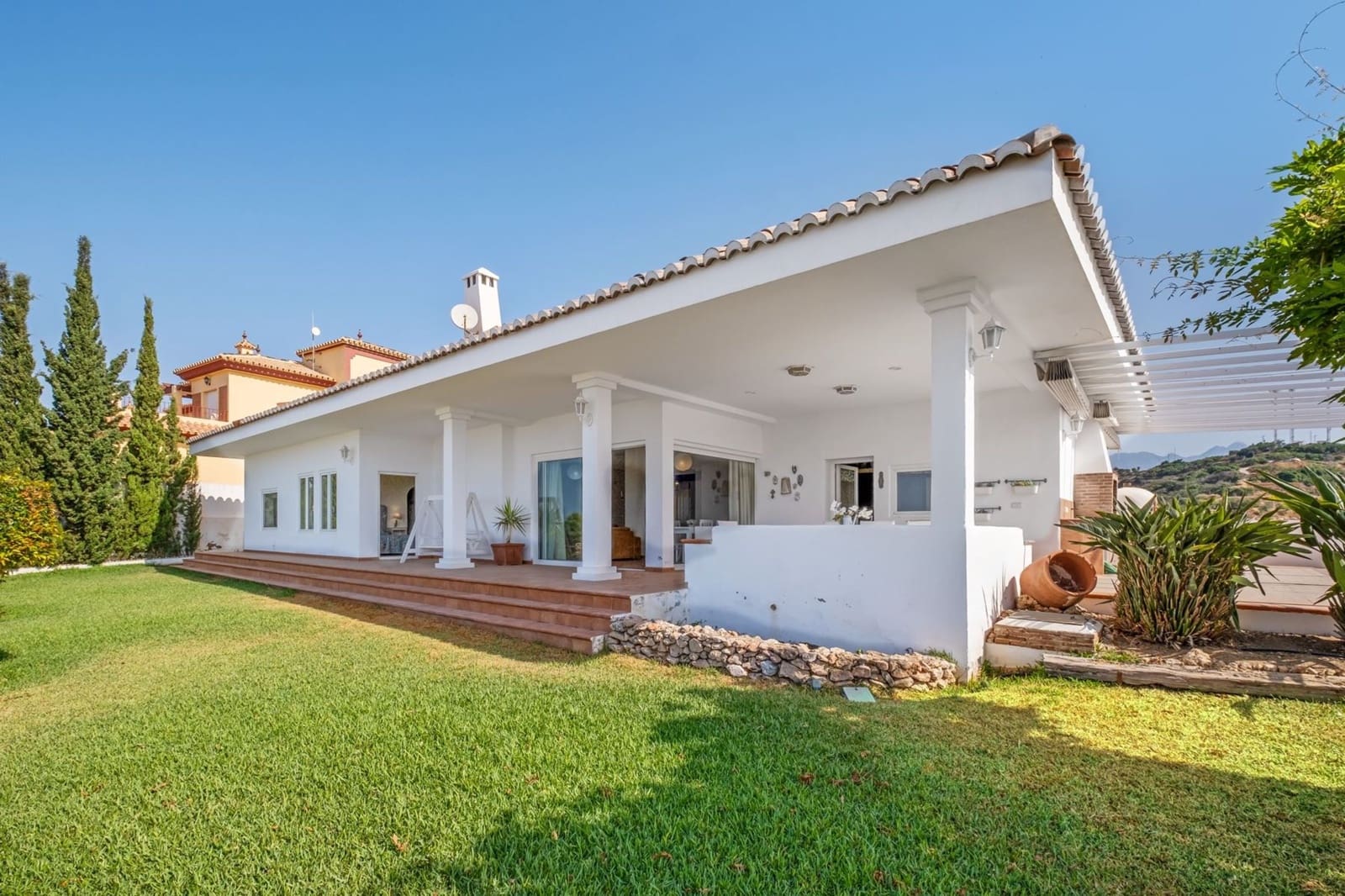 3 makuuhuone Huvila myytävänä paikassa Torrox mukana uima-altaan - 675 000 € (Ref: 9378300)