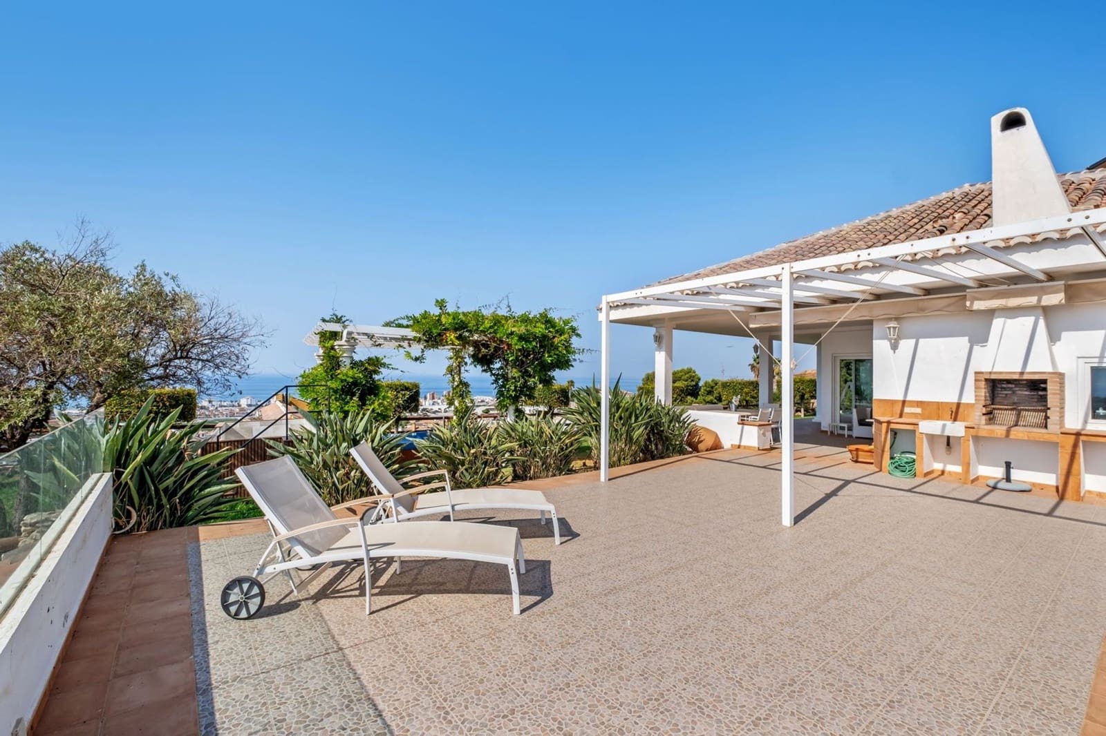 3 makuuhuone Huvila myytävänä paikassa Torrox mukana uima-altaan - 675 000 € (Ref: 9378300)