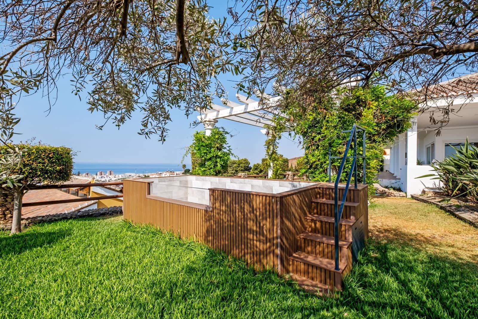 3 makuuhuone Huvila myytävänä paikassa Torrox mukana uima-altaan - 675 000 € (Ref: 9378300)