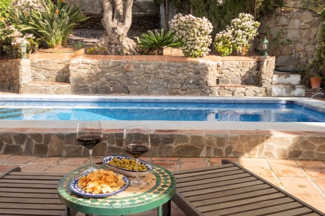 6 sovrum Villa till salu i Sayalonga med pool - 780 000 € (Ref: 9386317)