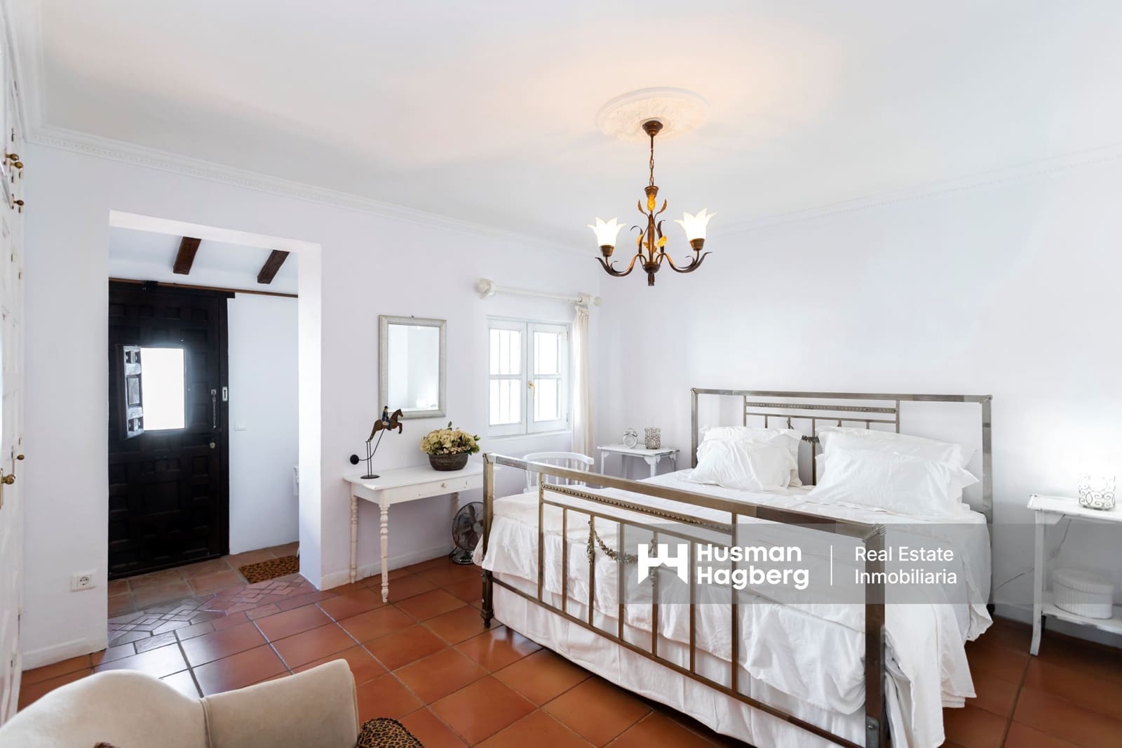 3 sypialnia Willa na sprzedaż w Sayalonga z basenem - 1 250 000 € (Ref: 9396836)