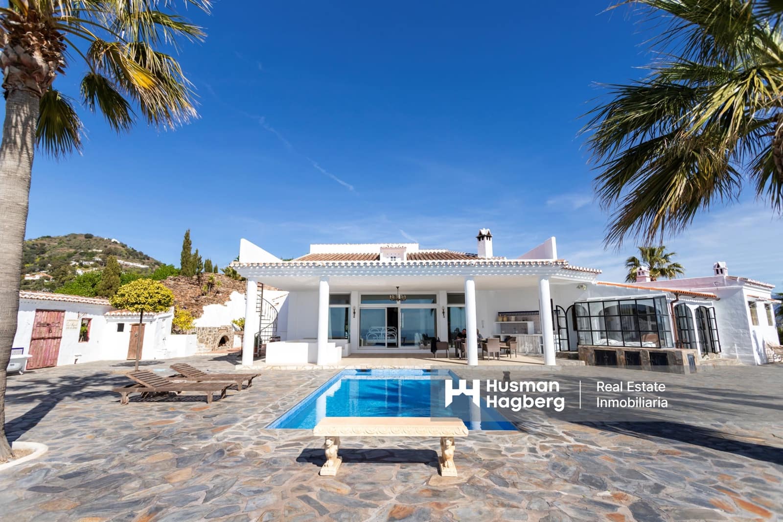 3 sypialnia Willa na sprzedaż w Sayalonga z basenem - 1 250 000 € (Ref: 9396836)