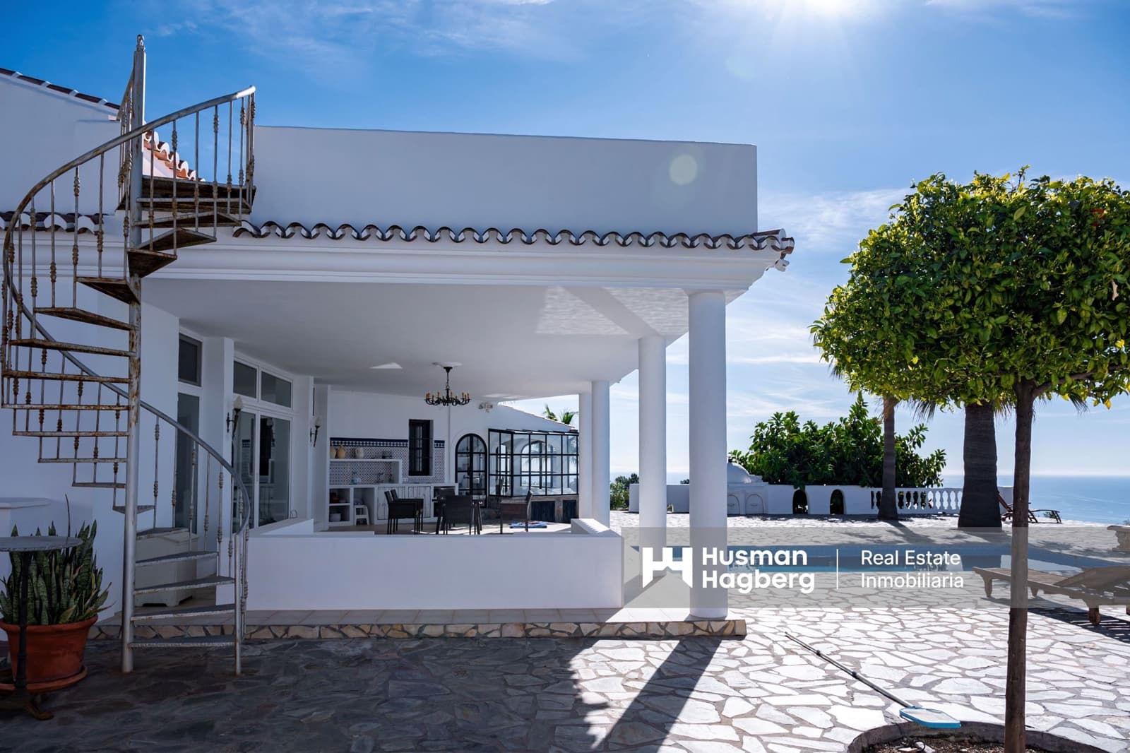 3 sypialnia Willa na sprzedaż w Sayalonga z basenem - 1 250 000 € (Ref: 9396836)