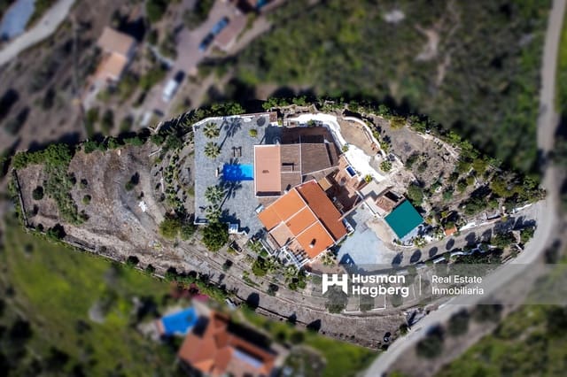 3 sovrum Villa till salu i Sayalonga med pool - 1 250 000 € (Ref: 9396836)