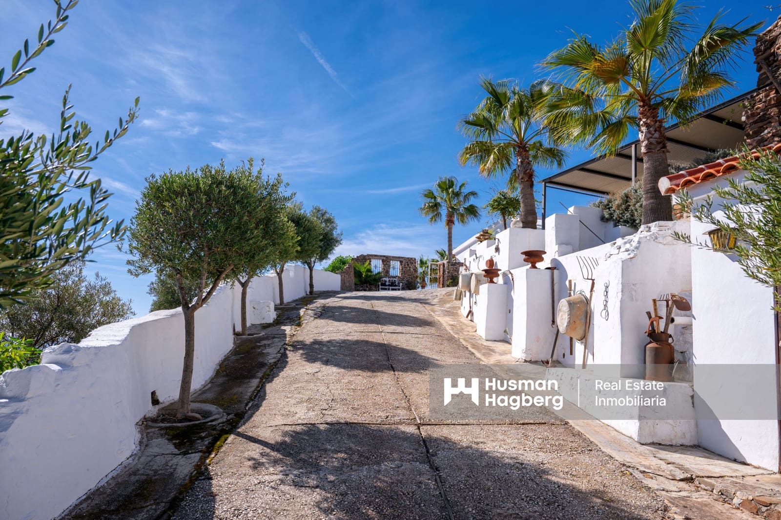 3 sypialnia Willa na sprzedaż w Sayalonga z basenem - 1 250 000 € (Ref: 9396836)