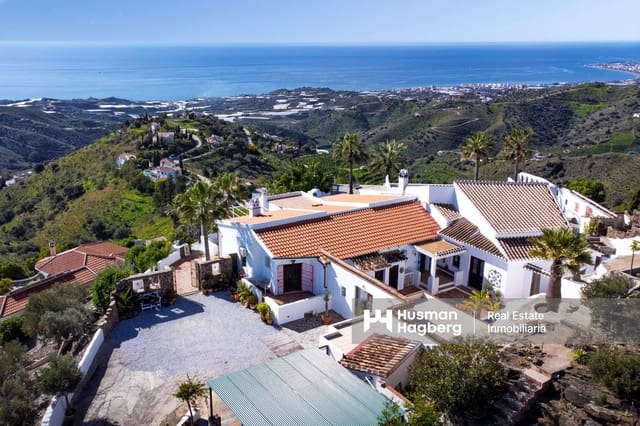 3 sovrum Villa till salu i Sayalonga med pool - 1 250 000 € (Ref: 9396836)