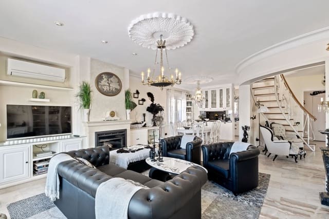 5 sypialnia Willa na sprzedaż w Centro Internacional, Torrox z basenem - 1 400 000 € (Ref: 9426222)