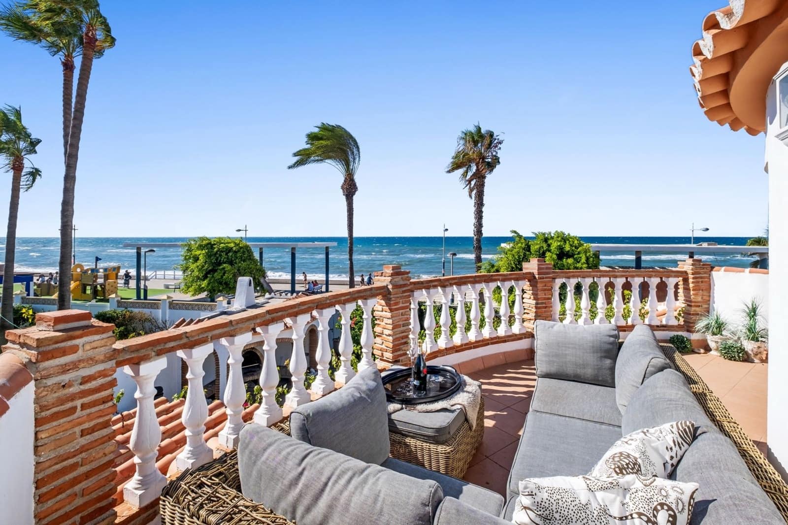 5 sypialnia Willa na sprzedaż w Torrox z basenem - 1 400 000 € (Ref: 9426222)