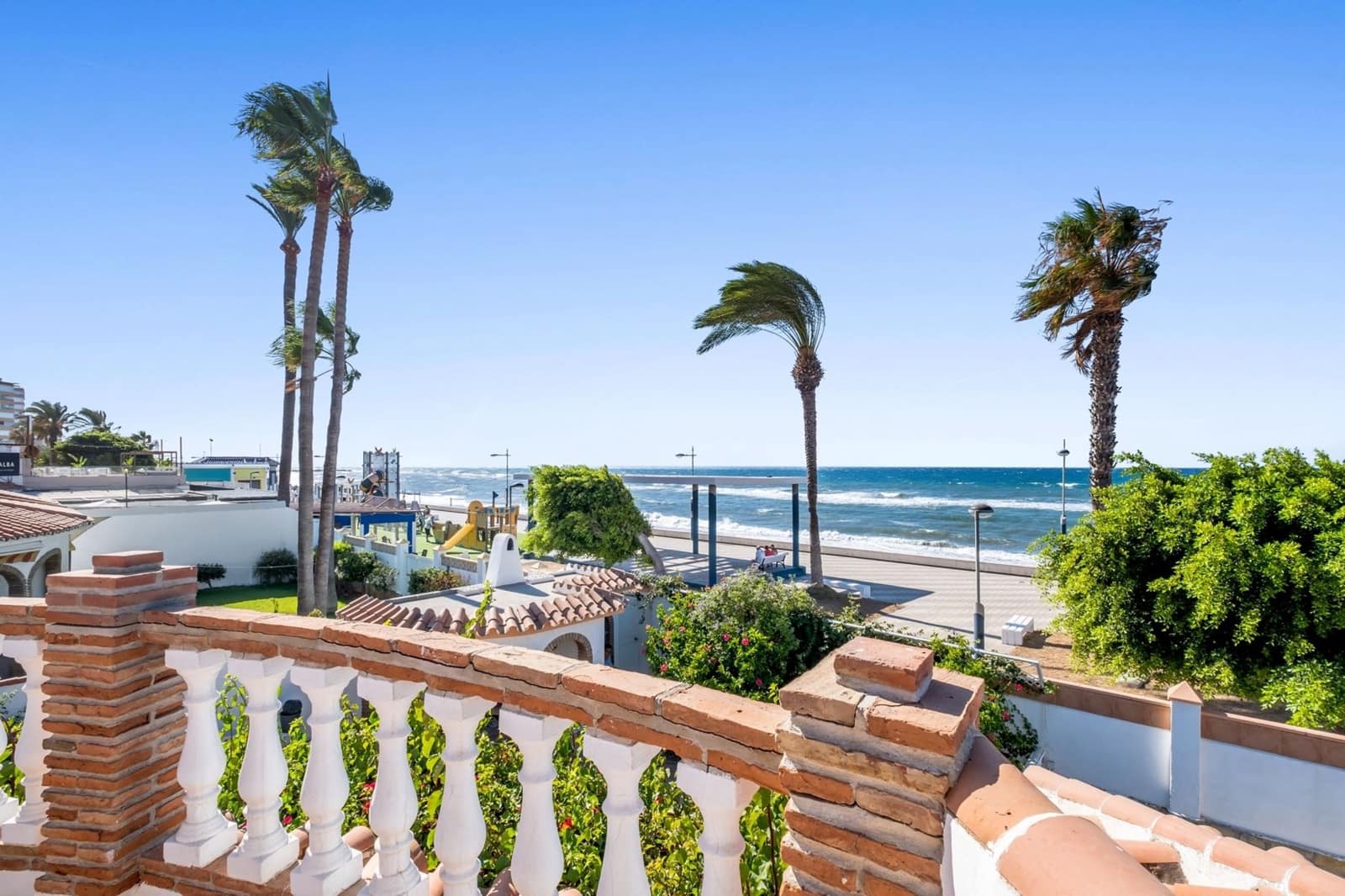 5 sypialnia Willa na sprzedaż w Torrox z basenem - 1 400 000 € (Ref: 9426222)