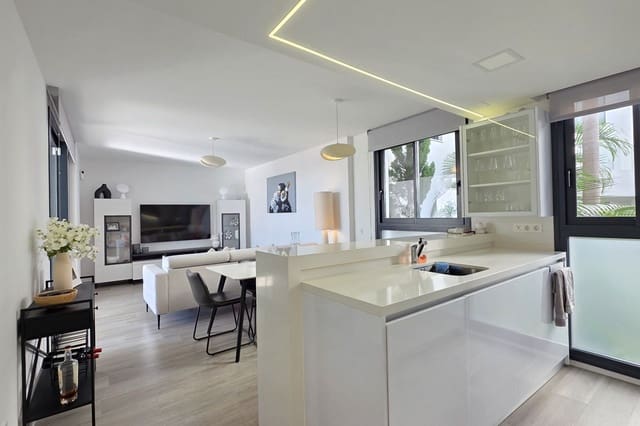 3 quarto Apartamento para venda em Burriana, Nerja com piscina - 799 000 € (Ref: 9444894)