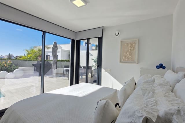 3 quarto Apartamento para venda em Burriana, Nerja com piscina - 799 000 € (Ref: 9444894)