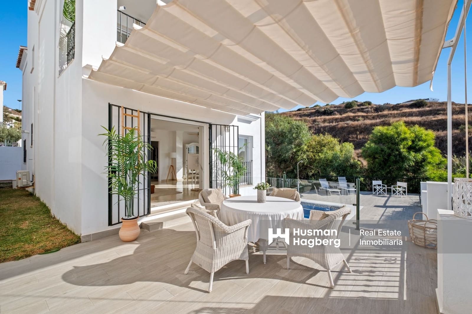 3 soveværelse Villa til salg i Torrox med swimmingpool - € 649.000 (Ref: 9449777)