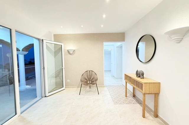 Chalet de 4 habitaciones en El Peñoncillo, Torrox en venta con piscina - 450.000 € (Ref: 9454739)