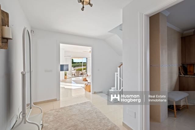 3 makuuhuone Huvila myytävänä paikassa El Peñoncillo, Torrox mukana uima-altaan - 649 000 € (Ref: 9495285)