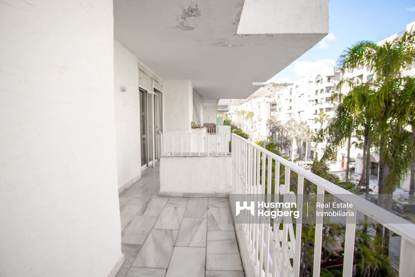 3 bedroom Apartment for sale in Almunecar - € 300,000 (Ref: 9495551)