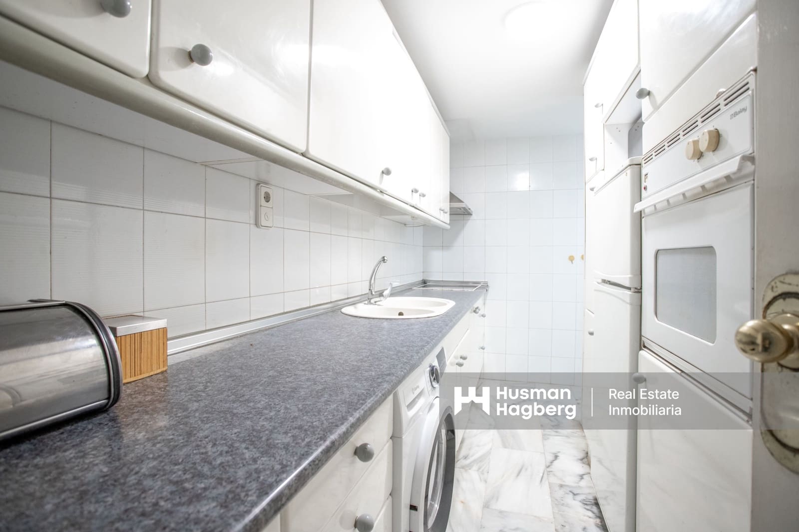 3 bedroom Apartment for sale in Almunecar - € 300,000 (Ref: 9495551)