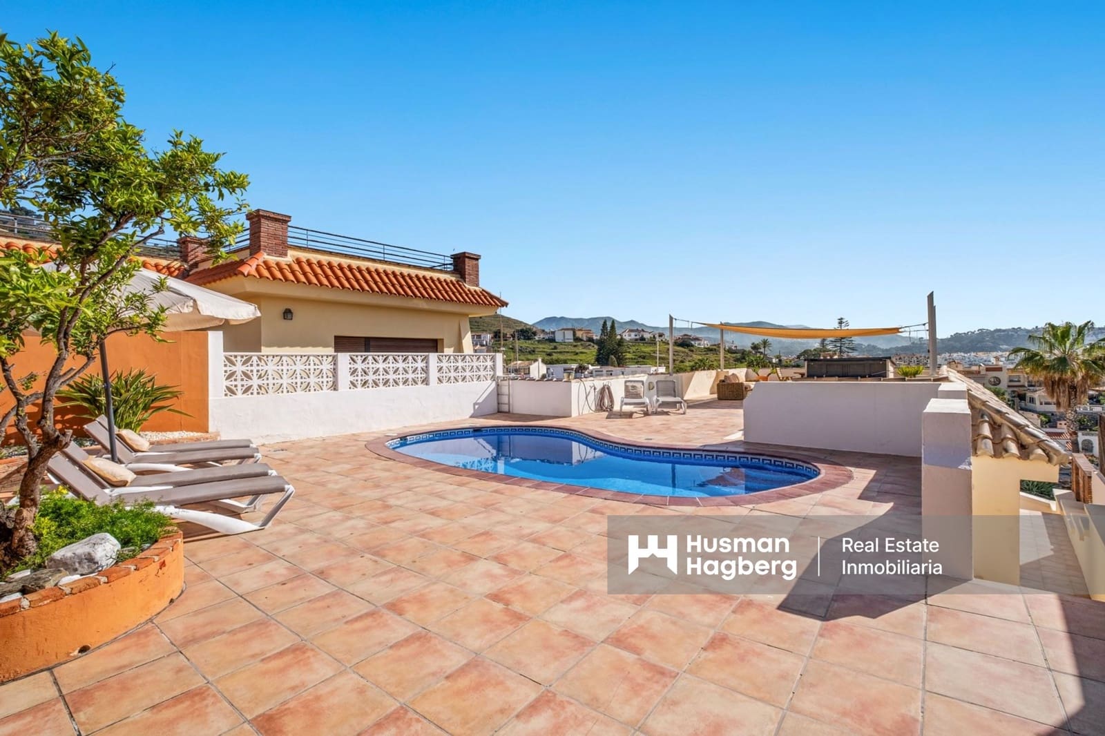 3 bedroom Villa for sale in Almunecar with pool - € 570,000 (Ref: 9500613)