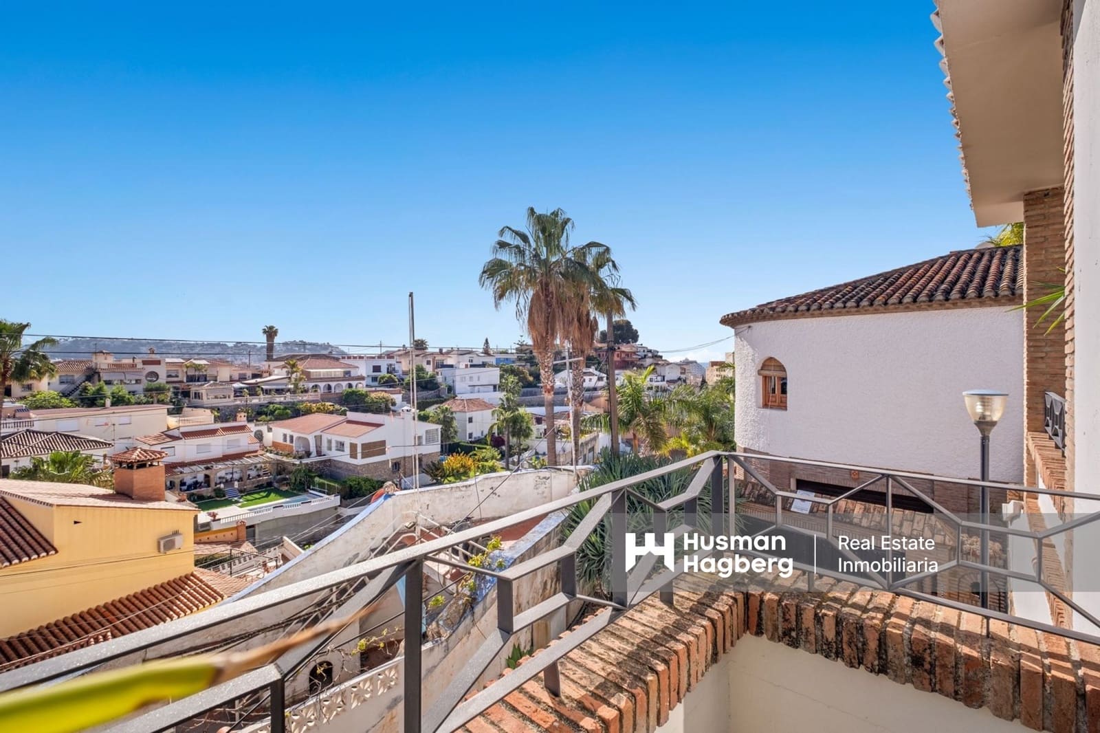 3 bedroom Villa for sale in Almunecar with pool - € 570,000 (Ref: 9500613)