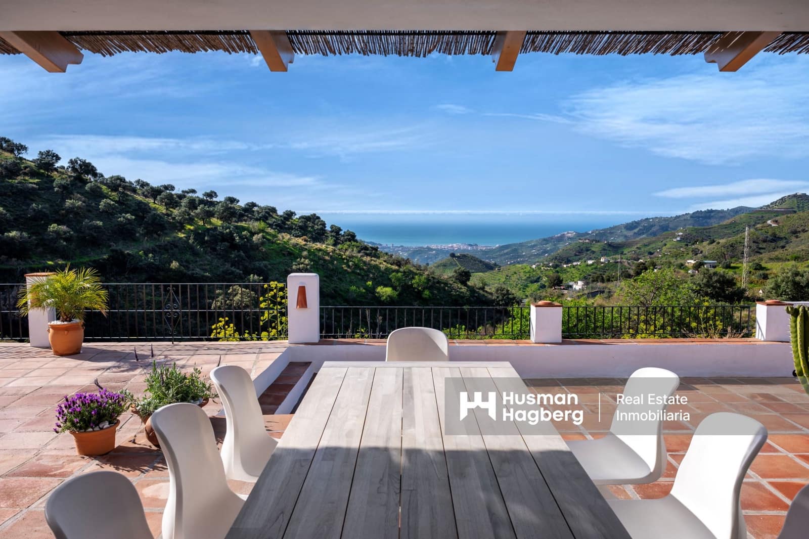 5 bedroom Villa for sale in Almunecar with pool - € 795,000 (Ref: 9503425)