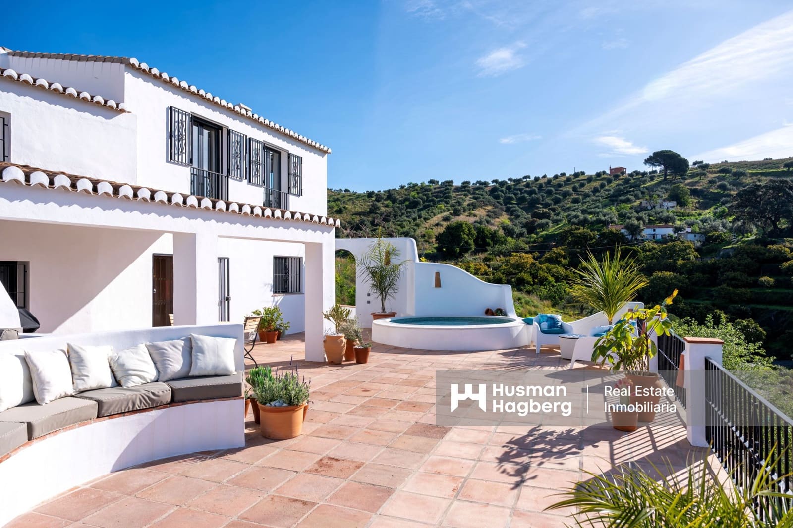 5 bedroom Villa for sale in Almunecar with pool - € 795,000 (Ref: 9503425)