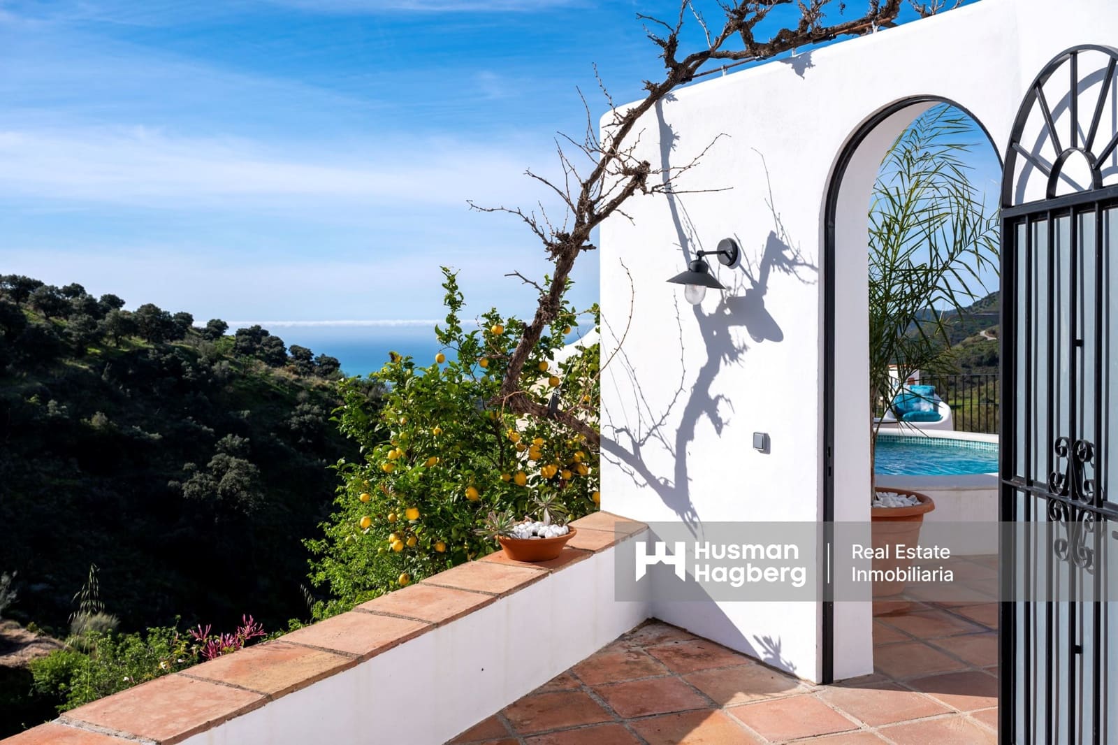 5 bedroom Villa for sale in Almunecar with pool - € 795,000 (Ref: 9503425)