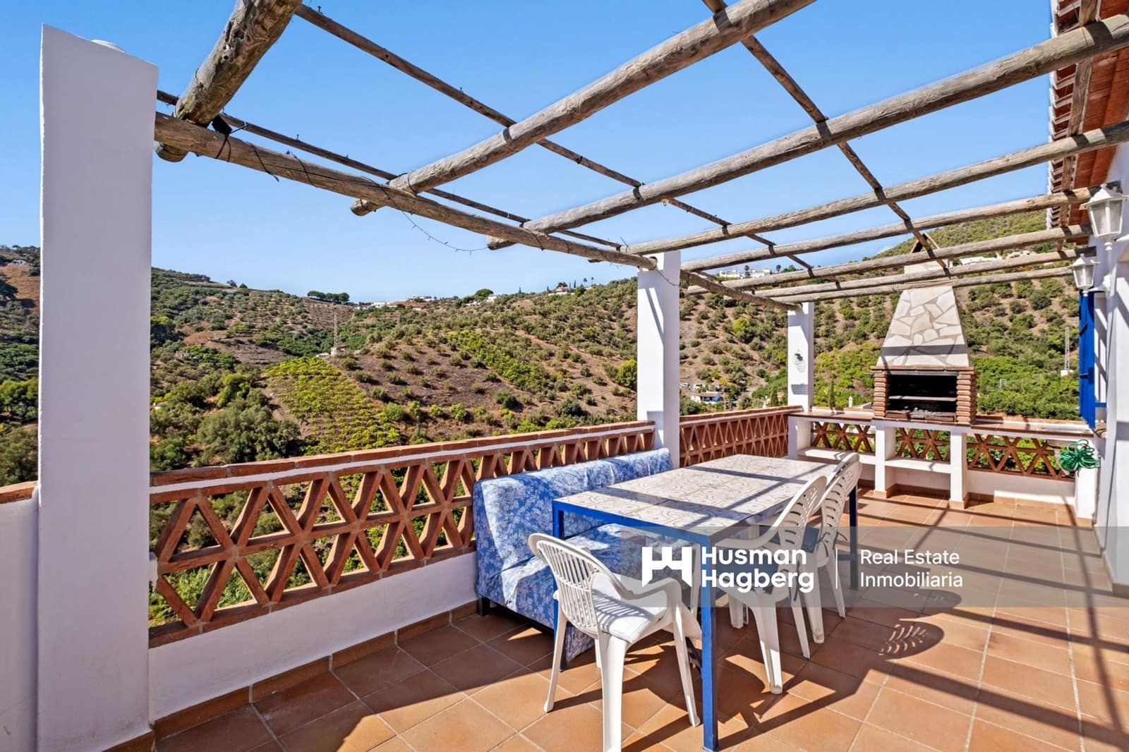 2 bedroom Villa for sale in Frigiliana with pool - € 369,000 (Ref: 9521819)