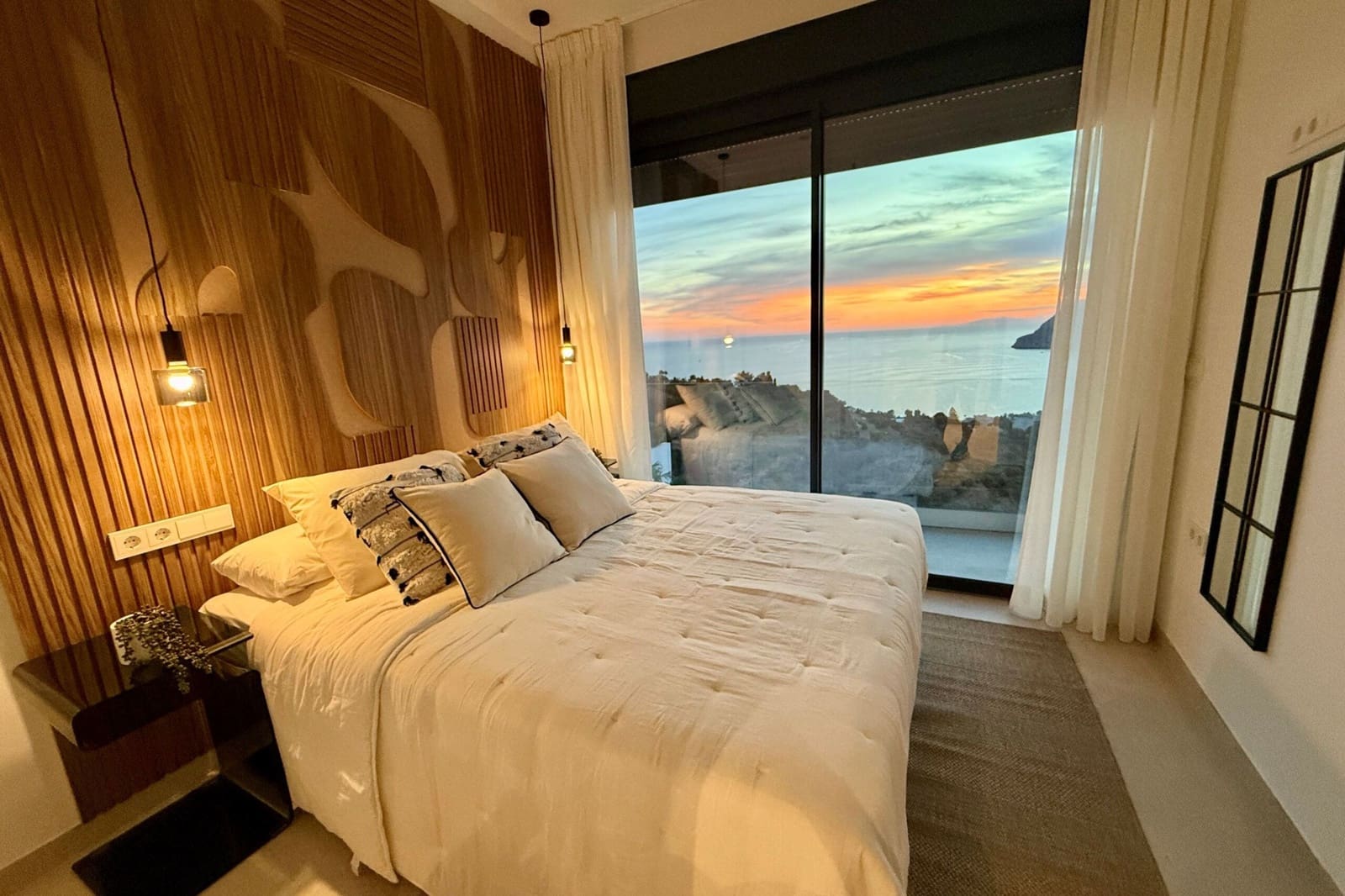 4 bedroom Villa for sale in Almunecar with pool - € 2,100,000 (Ref: 9528178)