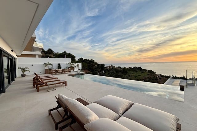 4 bedroom Villa for sale in La Herradura, Almuñécar with pool - € 2,100,000 (Ref: 9528178)