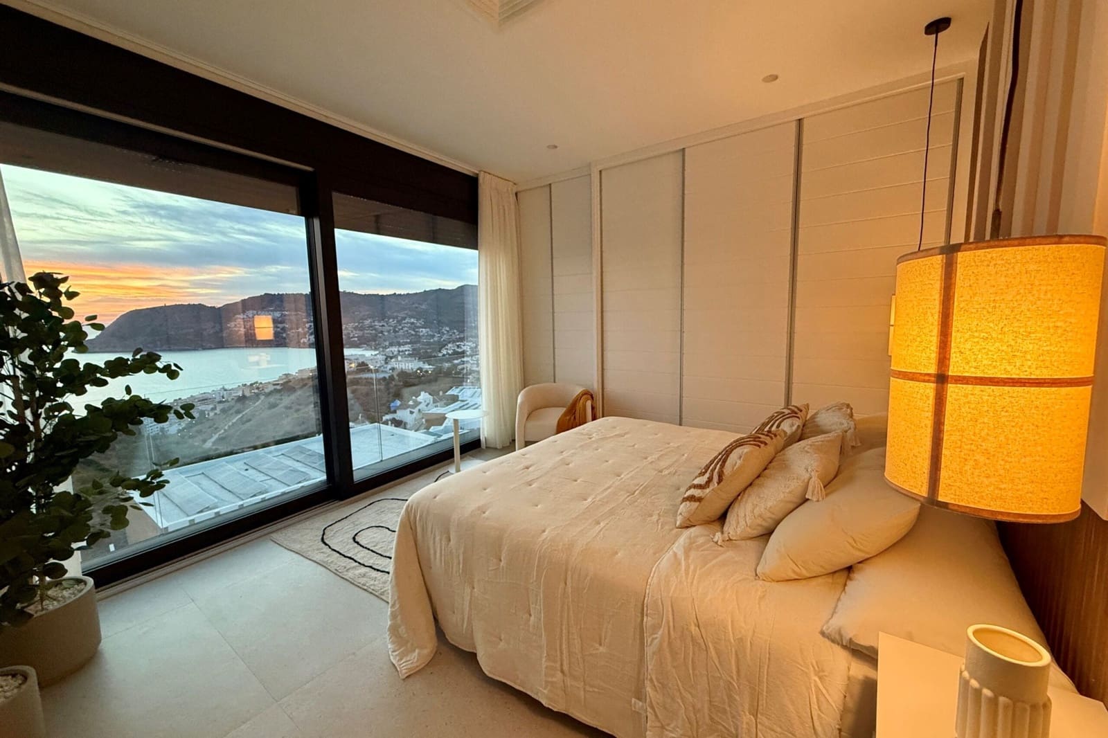 4 bedroom Villa for sale in Almunecar with pool - € 2,100,000 (Ref: 9528178)