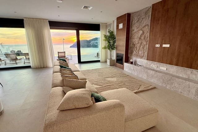 4 bedroom Villa for sale in La Herradura, Almuñécar with pool - € 2,100,000 (Ref: 9528178)