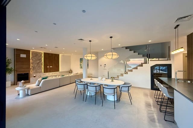 4 bedroom Villa for sale in La Herradura, Almuñécar with pool - € 2,100,000 (Ref: 9528178)