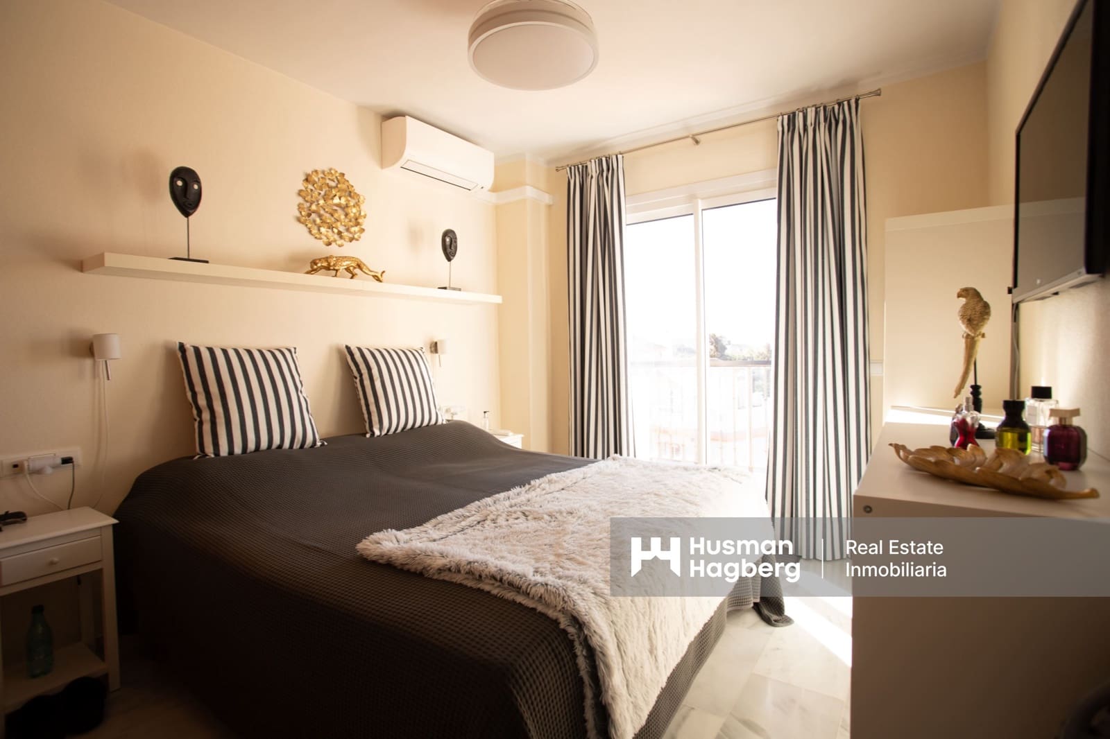 2 sovrum Lägenhet till salu i Caleta de Velez med pool - 289 000 € (Ref: 9532444)