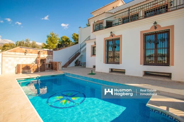5 bedroom Villa for sale in Frigiliana with pool - € 850,000 (Ref: 9535142)