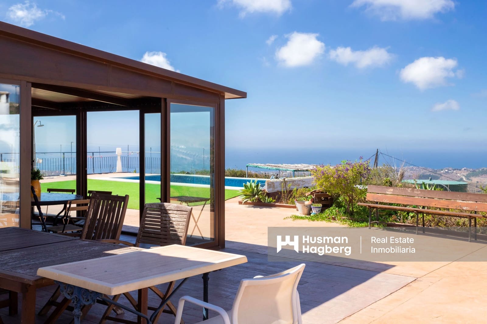 Chalet de 4 habitaciones en Almayate en venta con piscina - 460.000 € (Ref: 9552607)