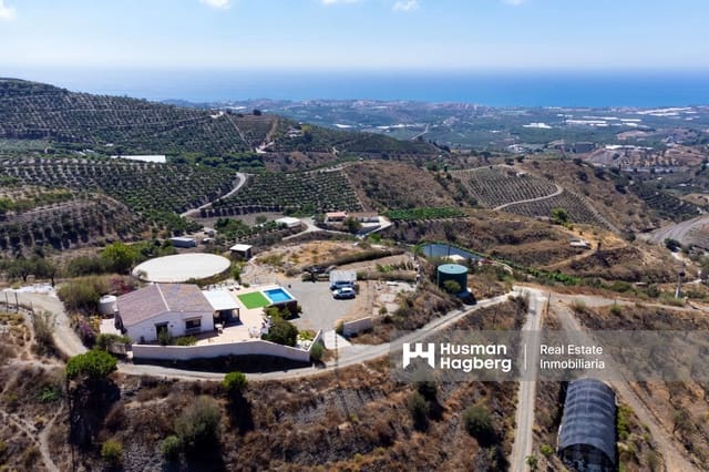 4 sypialnia Willa na sprzedaż w Almayate, Vélez-Málaga z basenem - 460 000 € (Ref: 9552607)