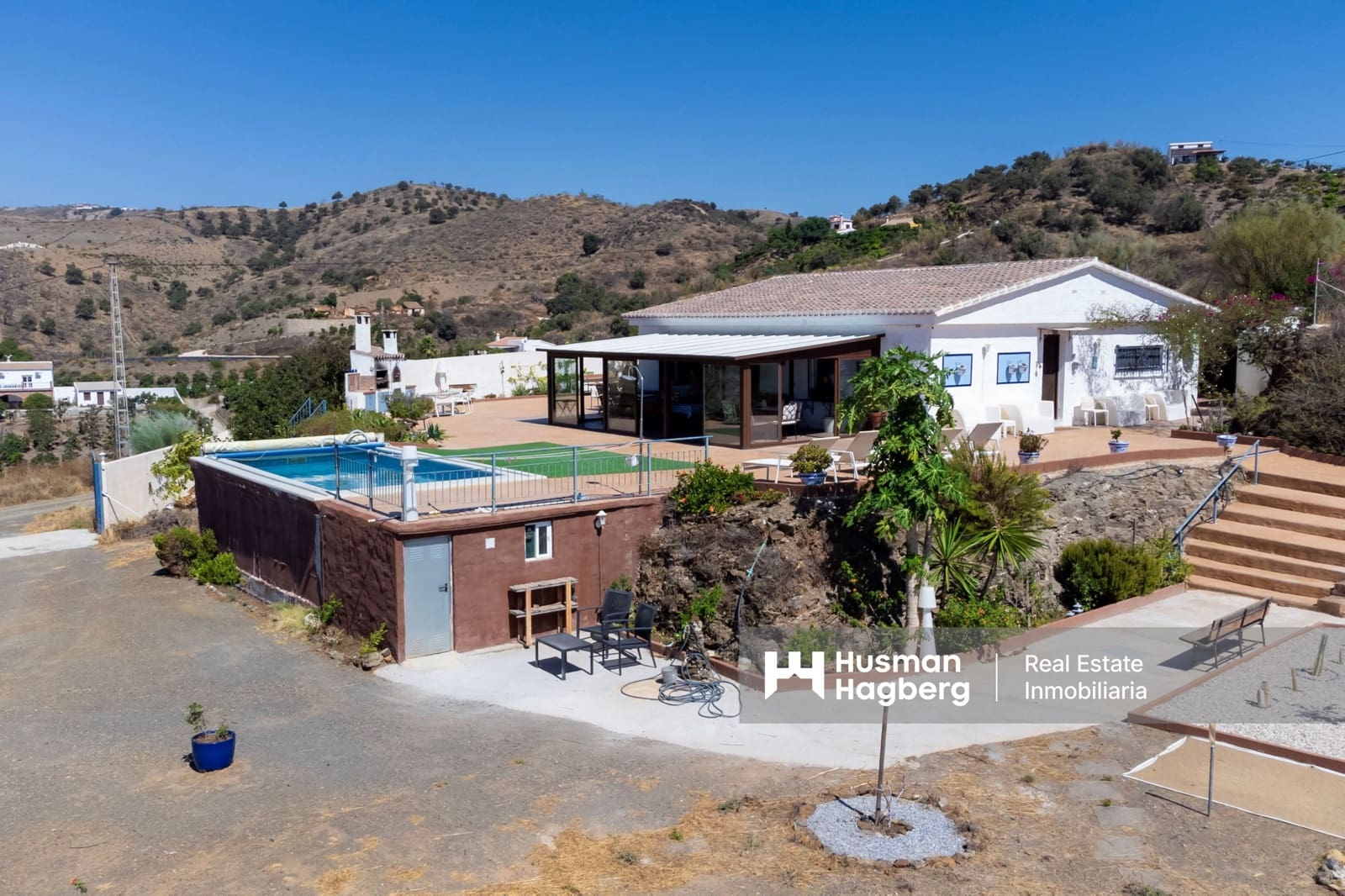 Chalet de 4 habitaciones en Almayate en venta con piscina - 460.000 € (Ref: 9552607)