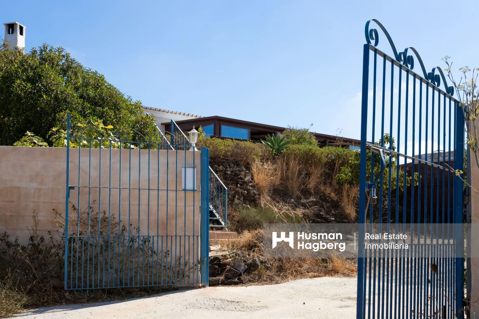 Chalet de 4 habitaciones en Almayate en venta con piscina - 460.000 € (Ref: 9552607)