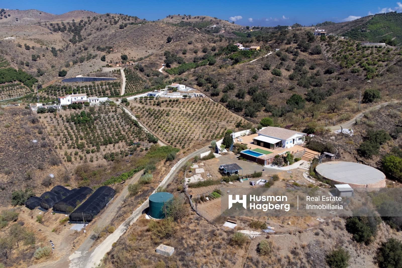 Chalet de 4 habitaciones en Almayate en venta con piscina - 460.000 € (Ref: 9552607)