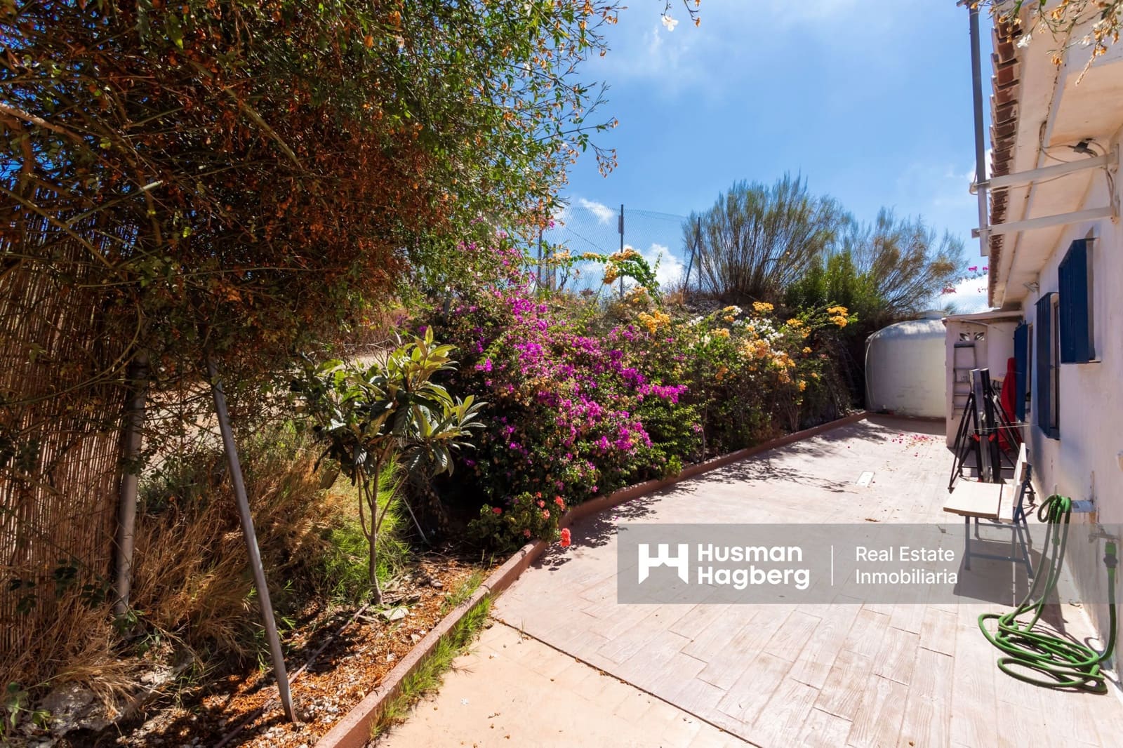 Chalet de 4 habitaciones en Almayate en venta con piscina - 460.000 € (Ref: 9552607)