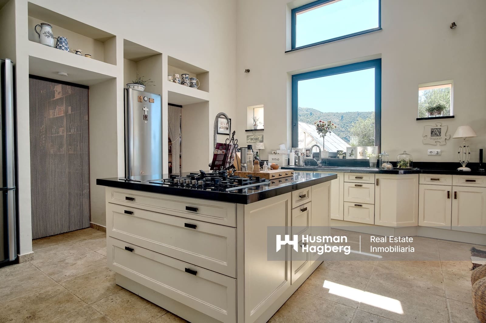 5 bedroom Villa for sale in Almunecar with pool - € 1,295,000 (Ref: 9562589)