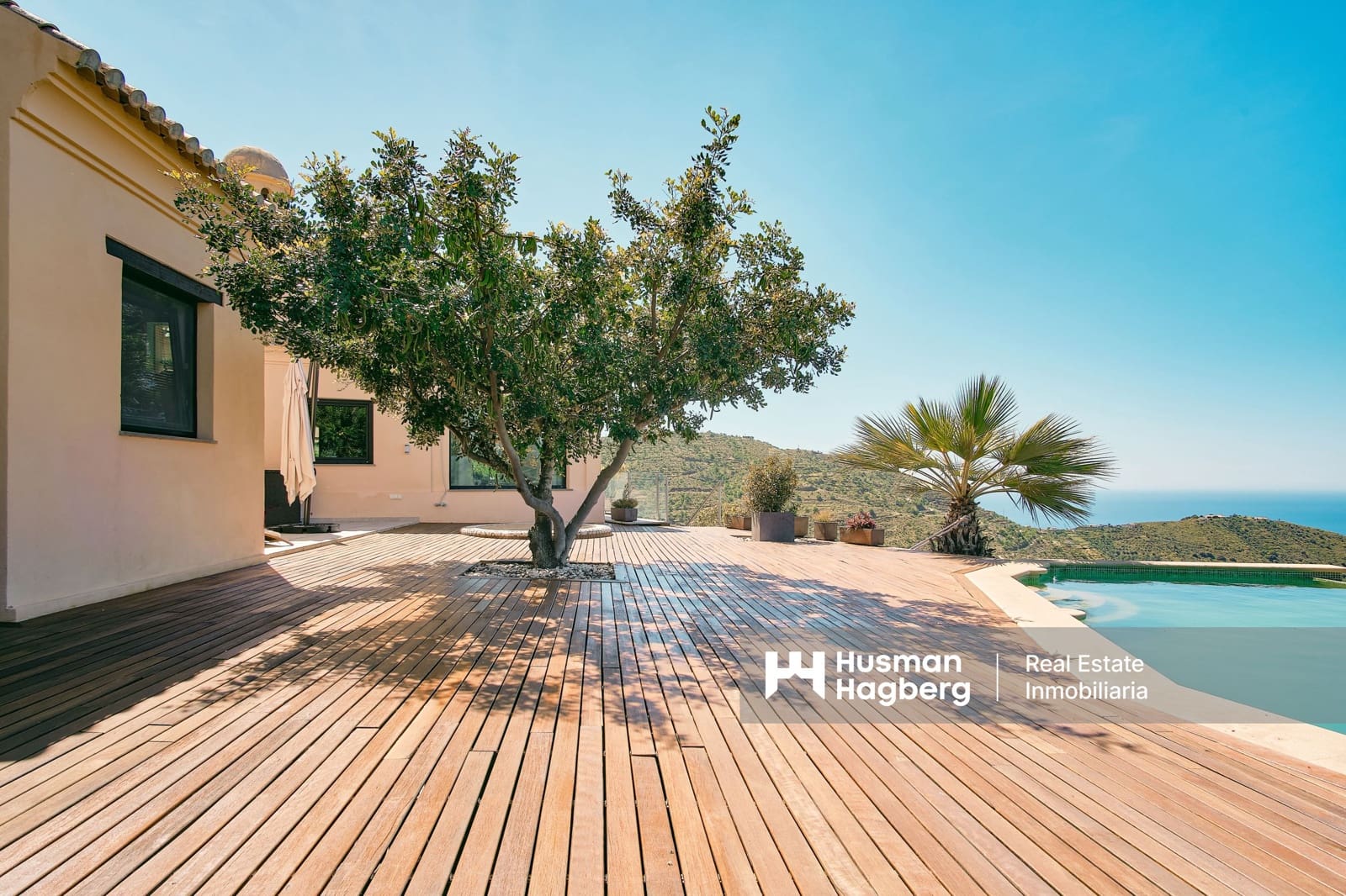 5 bedroom Villa for sale in Almunecar with pool - € 1,295,000 (Ref: 9562589)