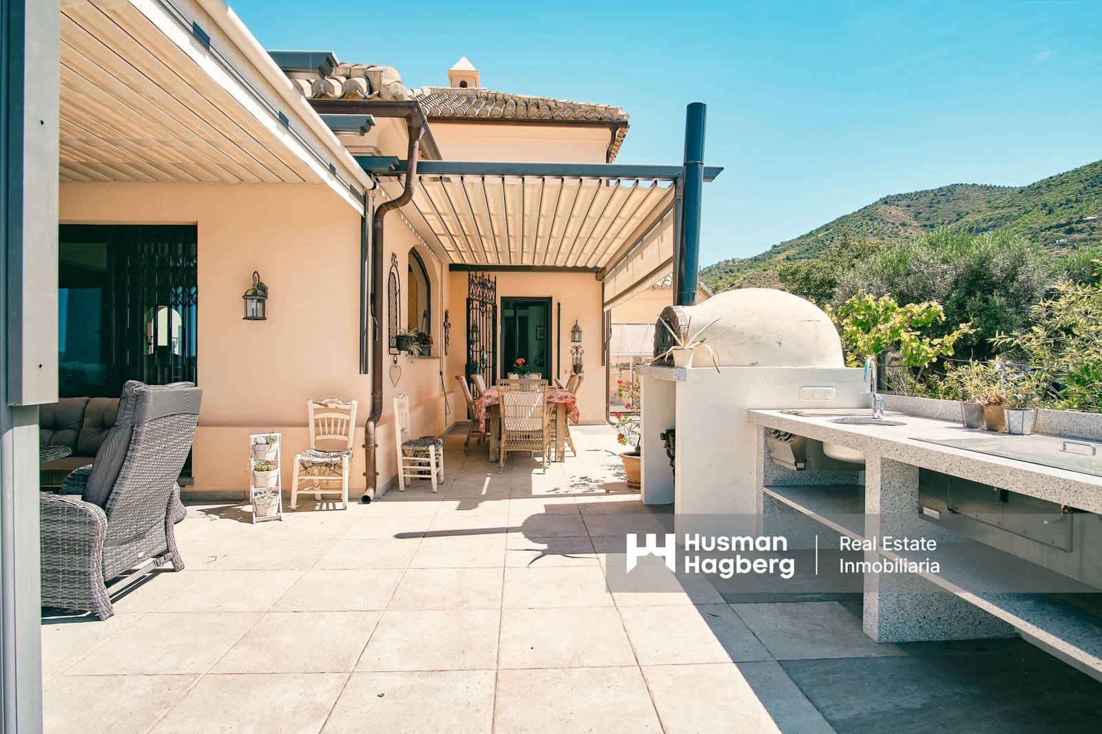 5 bedroom Villa for sale in Almunecar with pool - € 1,295,000 (Ref: 9562589)