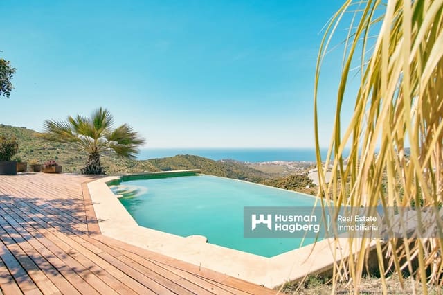 5 bedroom Villa for sale in Almuñécar with pool - € 1,295,000 (Ref: 9562589)