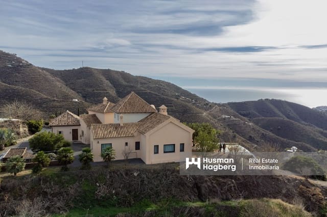 5 bedroom Villa for sale in Almuñécar with pool - € 1,295,000 (Ref: 9562589)